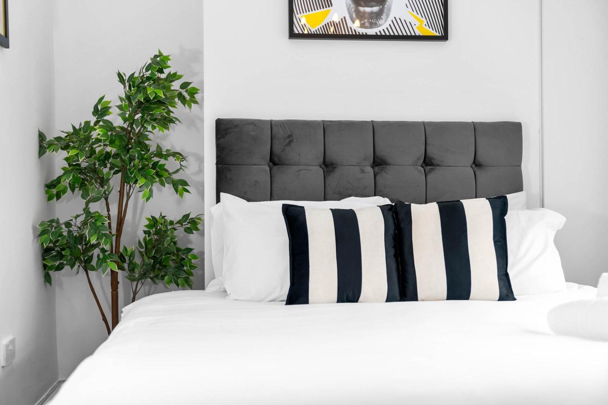 Luxury Apartment - Fast Wifi - Wolverhampton 9Apc Екстериор снимка